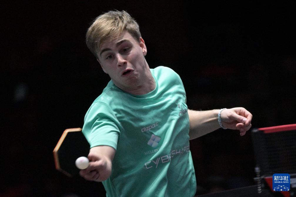 球员之间的 球员之间的